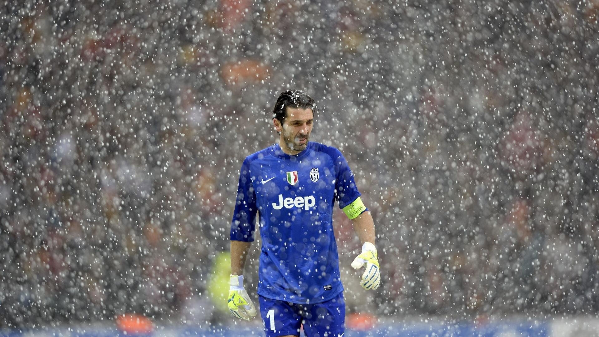 字母哥重要时刻晋级下一阶段，西班牙队带队取胜！观众掌声雷动